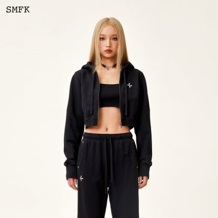 Compass Rush Short Sporty Hoodie In Black