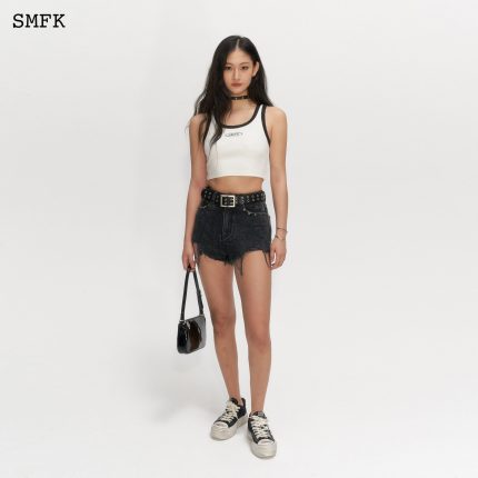 Wilderness Rock Black Short Jeans